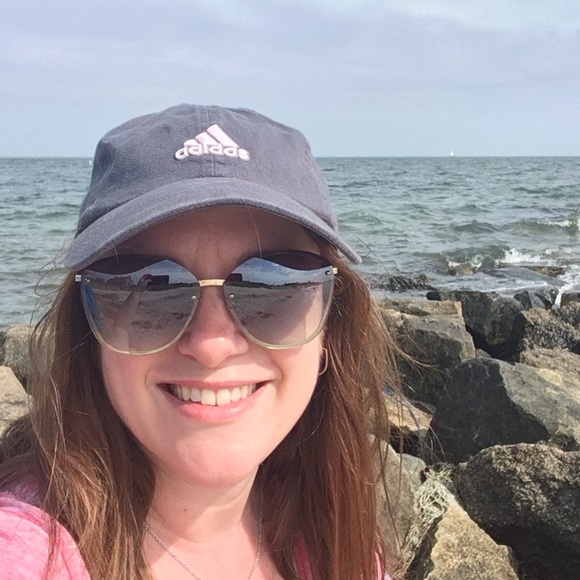 Meet your Posher, Heather - Picture 1 of 1